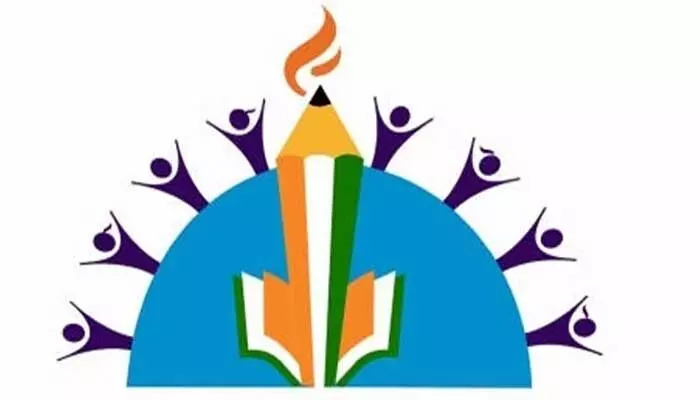 ఇప్పటికైనా ఆ ఉద్యోగులను క్రమబద్ధీకరించండి! ఇప్పటికైనా ఆ ఉద్యోగులను క్రమబద్ధీకరించండి!