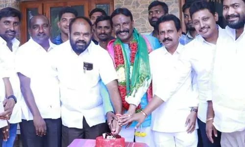 ఘనంగా అభిమన్యు శ్రీనివాస్ జన్మదిన వేడుకలు
