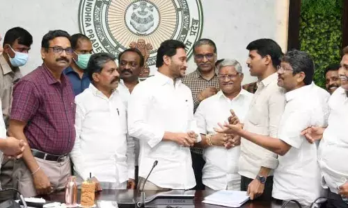 సీఎం జగన్ నిర్ణయాన్ని స్వాగతించిన ప్రభుత్వ ఉద్యోగుల ఫెడరేషన్