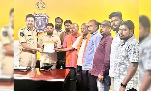 హిందువులను వేధిస్తే మేం రంగంలోకి దిగుతాం: విశ్వహిందు పరిషత్ నేతలు