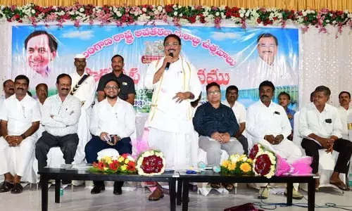 పాలమూరును ఎండబెట్టి ఆంధ్రా, రాయలసీమకు నీళ్లను తరలించిండ్రు:  మంత్రి నిరంజన్ రెడ్డి
