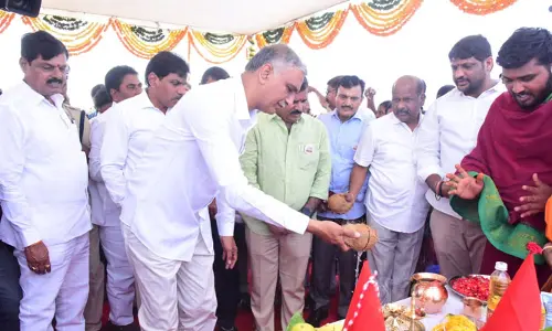 రెండేళ్లలో బీడు భూములన్నీ సస్యశ్యామలం : మంత్రి హరీష్‌ రావు