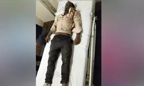 ఇనుప రేకులు మీద పడి  వ్యక్తి మృతి..