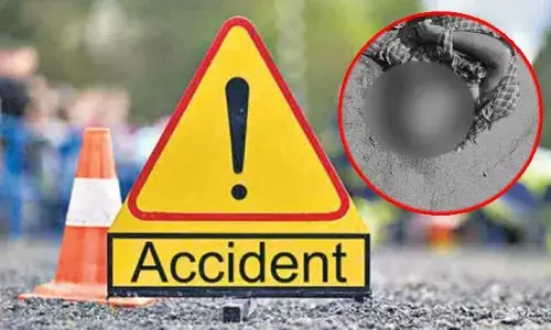 బైక్‌ను ఢీకొన్న కంటైనర్.. భార్యాభర్తలు మృతి