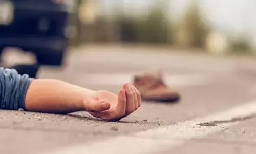 ట్రాక్టర్ బైకు ఢీకొని ముగ్గురు మృతి