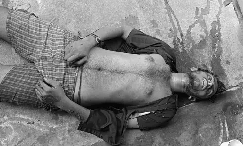 భార్యను అనుమానించాడని యువకుడి హత్య