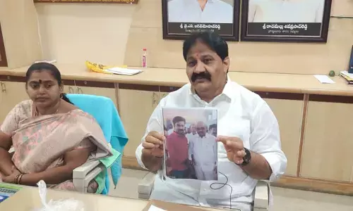 లోకేష్ పై కోడిగుడ్డు విసిరింది టీడీపీ అభిమానులే.. ఎమ్మెల్యే రాచమల్లు శివప్రసాద్ రెడ్డి