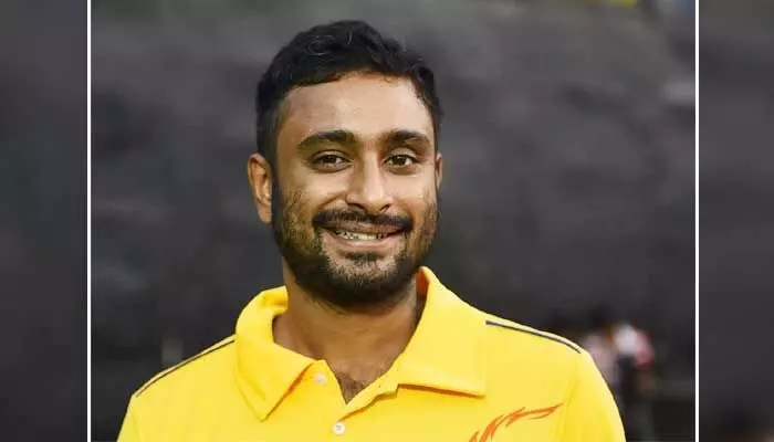 మాగోడు వినండి: Ambati Rayudu కు నిరసన సెగ మాగోడు వినండి: Ambati Rayudu కు నిరసన సెగ