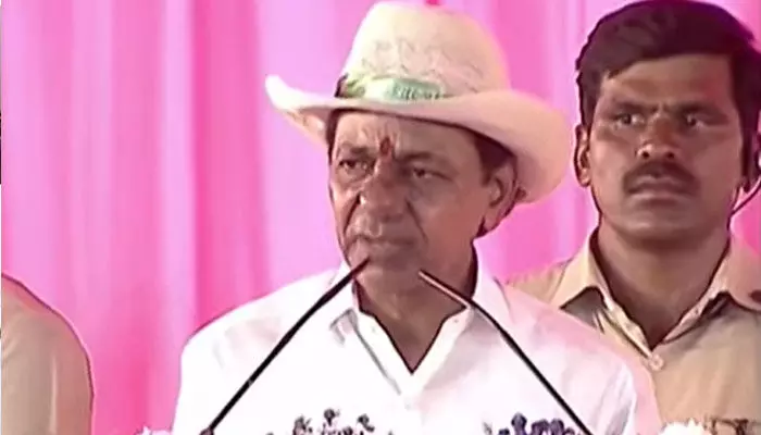 ధరణిని కాదు.. మిమ్మల్ని బంగాళాఖాతంలో విసిరేస్తారు: CM KCR ధరణిని కాదు.. మిమ్మల్ని బంగాళాఖాతంలో విసిరేస్తారు: CM KCR