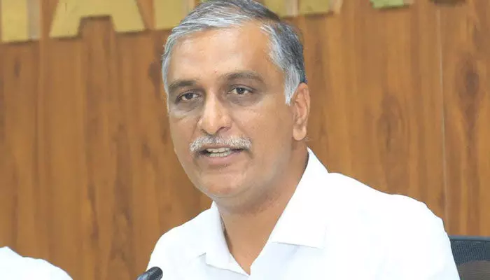 Minister Harish Rao:పేషెంట్లకు ఇబ్బందులు కలిగిస్తే సహించను.. Minister Harish Rao:పేషెంట్లకు ఇబ్బందులు కలిగిస్తే సహించను..