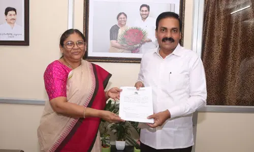 పీహెచ్‌డీ పూర్తి చేసిన మంత్రి కాకాణి గోవర్ధన్ రెడ్డి