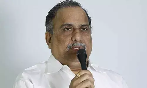 Mudragada Padmanabham :  ముద్రగడకు వైసీపీ గాలం