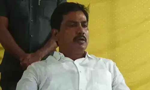 నన్ను కులం పేరుతో దూషిస్తున్నారు..  ఎమ్మెల్యే ఎంఎస్ బాబు సంచలన వ్యాఖ్యలు