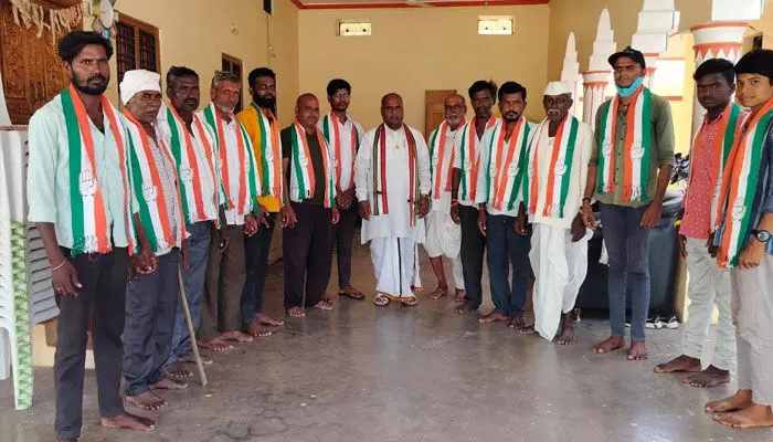 మద్నూర్ మండలంలో బీఆర్ఎస్ కు భారీ షాక్.. మద్నూర్ మండలంలో బీఆర్ఎస్ కు భారీ షాక్..