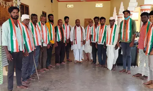 మద్నూర్ మండలంలో బీఆర్ఎస్ కు భారీ షాక్..