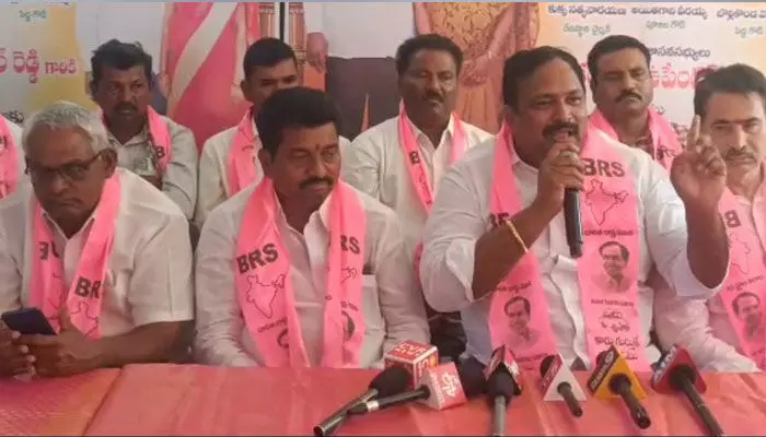 కూసుమంచిలో రాజకీయ చిచ్చు.. కూసుమంచిలో రాజకీయ చిచ్చు..