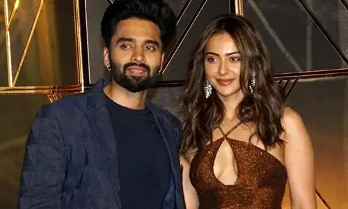 ప్రియుడితో కలిసి ఎంజాయ్ చేస్తున్న రకుల్.. ఇద్దరూ కలిసి అలా దర్శనం (వీడియో)