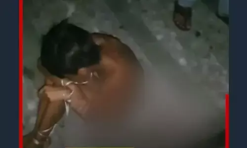 పదేళ్ల కుమారుడిని కాళ్లు చేతులు కట్టి నగ్నంగా రైల్వే ట్రాక్ పై కూర్చోబెట్టిన కసాయి తండ్రి
