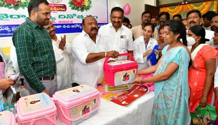 ఆరోగ్య తెలంగాణ లక్ష్యంగా.. మంత్రి గంగుల కమలాకర్ ఆరోగ్య తెలంగాణ లక్ష్యంగా.. మంత్రి గంగుల కమలాకర్