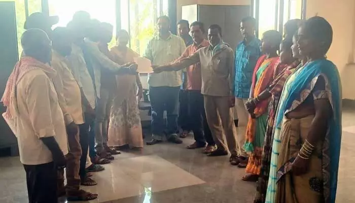 గ్రామ పంచాయతీ కార్మికుల సమస్యలు పరిష్కరించకపోతే సమ్మె బాటే.. గ్రామ పంచాయతీ కార్మికుల సమస్యలు పరిష్కరించకపోతే సమ్మె బాటే..
