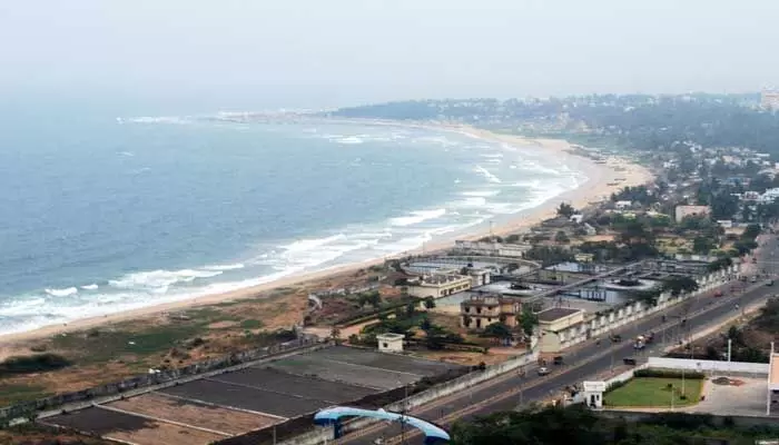 TDP: విశాఖపై స్పెషల్ ఫోకస్.. రంగంలోకి బాలకృష్ణ అల్లుడు TDP: విశాఖపై స్పెషల్ ఫోకస్.. రంగంలోకి బాలకృష్ణ అల్లుడు