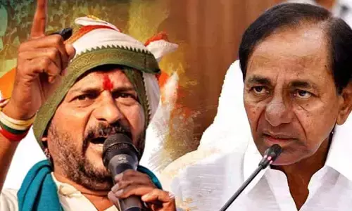 రైతుల చేతికి సంకెళ్లు.. కేసీఆర్‌పై రేవంత్ రెడ్డి సంచలన వ్యాఖ్యలు