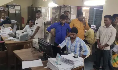 మొరాయిస్తున్న మీసేవ సర్వర్..