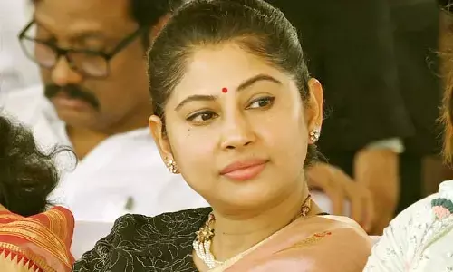 Smita Sabharwal:  IAS ఆఫీసర్ స్మితా సబర్వాల్ ఇంటర్ మార్క్స్ షీట్ వైరల్.. ఎన్ని మార్కులు వచ్చాయో చూడండి...