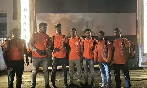 Shah Rukh Khan :ఒక్క మాటతో షారుఖ్ ఇంటి ముందు వాలిపోయిన స్విగ్గీ!