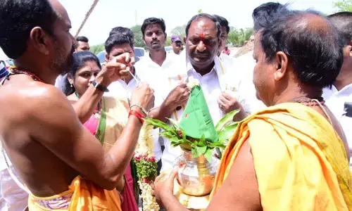 పురాతన ఆలయాల అభివృద్ధికి తెలంగాణ ప్రభుత్వం కృషి.. మంత్రి కొప్పుల ఈశ్వర్