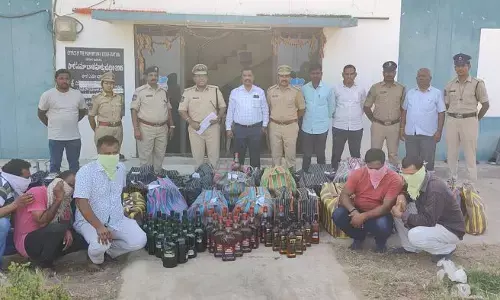 గోవా మద్యం స్వాధీనం.. నలుగురి అరెస్ట్​
