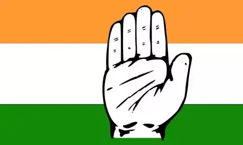 అధికార బీఆర్ఎస్ పార్టితో కాంగ్రెస్ నేతలు పగలు పైట్.. రాత్రి దోస్తానా