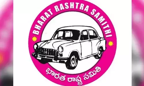 ఐటీ దాడులతో గులాబీ నేతల్లో పరేషాన్ .. ఎన్నికల ముందు సోదాలతో గుబులు