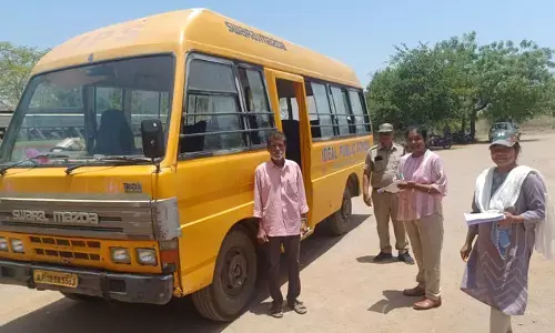 విద్యార్థుల పాలిట మృత్యు శకటాలు.. ఫిట్నెస్ లేని బడి బస్సులు..