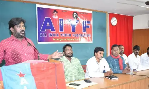 నిరుద్యోగులకు కేసీఆర్ సర్కార్‌పై నమ్మకం పోయింది.. ఏఐవైఎఫ్ జాతీయ ప్రధాన కార్యదర్శి ఆర్.తిరుమలై రామన్