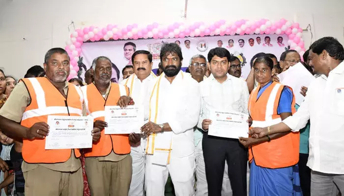 పట్టణాలన్నీ మహానగరాలుగా మారుతున్నాయి : మంత్రి శ్రీనివాస్ గౌడ్ పట్టణాలన్నీ మహానగరాలుగా మారుతున్నాయి : మంత్రి శ్రీనివాస్ గౌడ్