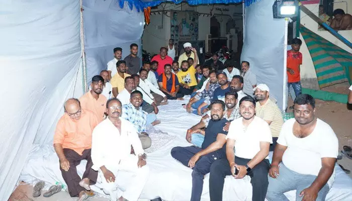 బీఆర్ఎస్ నాయకులకు గుణపాఠం చెప్పే రోజులు దగ్గరలోనే ఉన్నాయి : వడ్డెపల్లి రాజేశ్వర్రావు బీఆర్ఎస్ నాయకులకు గుణపాఠం చెప్పే రోజులు దగ్గరలోనే ఉన్నాయి : వడ్డెపల్లి రాజేశ్వర్రావు