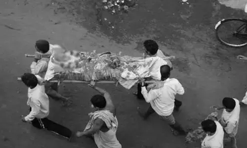 Breaking: అంత్యక్రియల్లో తీవ్ర విషాదం.. పాడె మోస్తూ ముగ్గురు మృతి