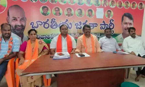 నిజాంపేట్ లో అభివృద్ధి పనులలో నాణ్యత ప్రమాణాలు గాలికి..