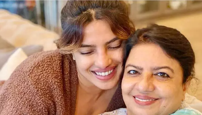 తల్లిని తలచుకుంటూ ప్రియాంక ఎమోషనల్.. పోస్ట్ వైరల్ తల్లిని తలచుకుంటూ ప్రియాంక ఎమోషనల్.. పోస్ట్ వైరల్