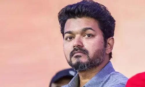 గ్రామాల్లో నైట్ స్కూల్స్.. స్టార్ హీరో దళపతి విజయ్ కీలక నిర్ణయం..!