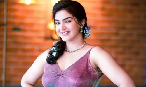 గొడ్డు మాంసం అమ్ముతూ అడ్డంగా బుక్కైన బాలయ్య బ్యూటీ.. నెటిజన్లు షాక్