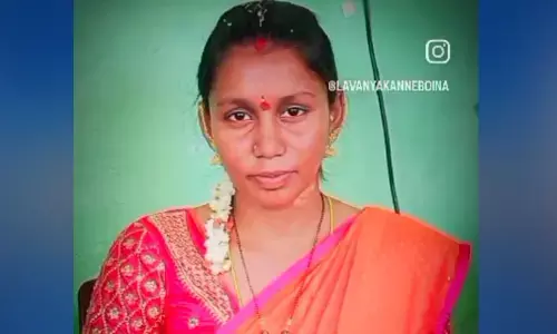 ఉరి వేసుకుని వివాహిత ఆత్మహత్య..