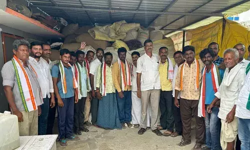 బీఆర్ఎస్ పార్టీ నుండి కాంగ్రెస్ కు వలసలు..