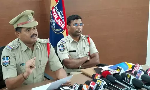 ఆయుష్మాన్ భారత్ పేరుతో అందిన కాడికి దోచిన సీఆర్టీ ఉపాధ్యాయుడు..