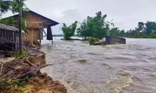 వరద గుప్పిట్లో అస్సాం.. జలదిగ్భంధంలో 142 గ్రామాలు