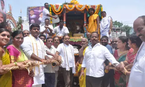 జగన్నాథ స్వామి రథయాత్రలో మంత్రి అమర్నాథ్, ఎంపీ సత్యవతి