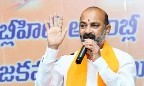 Bandi Sanjay Kumar : బండికి హైకమాండ్ పిలుపు.. హుటాహుటిన ఢిల్లీ బయలుదేరిన BJP స్టేట్ చీఫ్..!