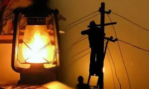 మండలంలో ఇష్టారీతిగా కరెంట్​కట్.. తీవ్ర ఇబ్బందులు పడుతున్న ప్రజలు