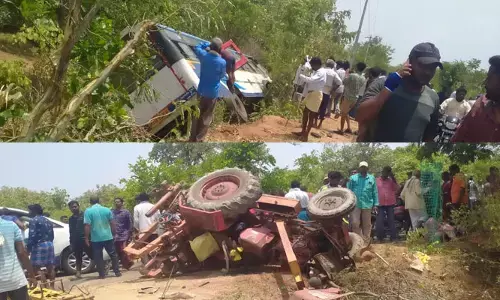 రోడ్డు ప్రమాదం.. బస్సు, ట్రాక్టర్ ఢీ కొని బస్సు బోల్తా..